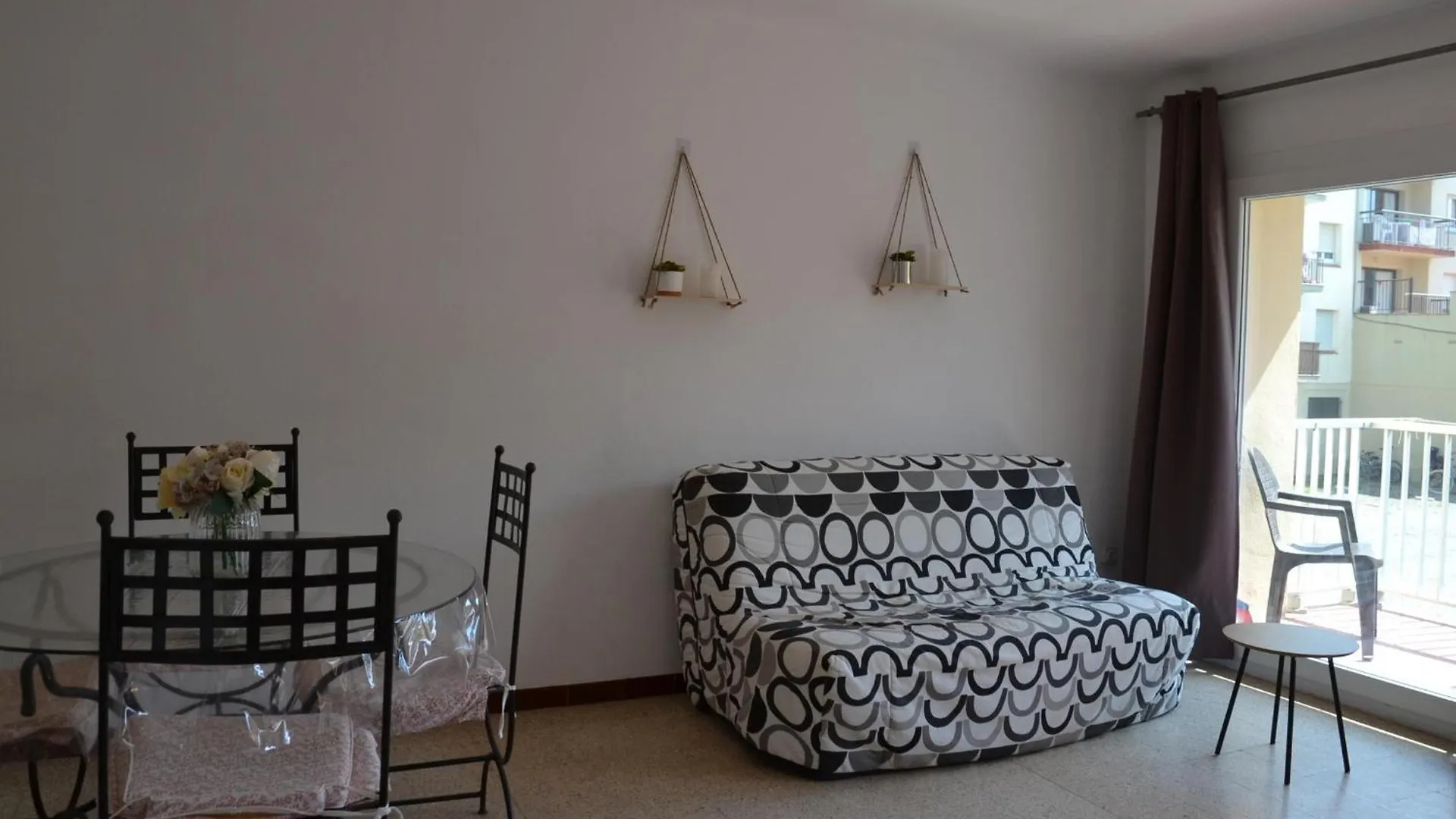 Apartamento Economico Cerca De La Playa, Con Terraza Y Parking En L'Estartit - Es-323-48 Espanha